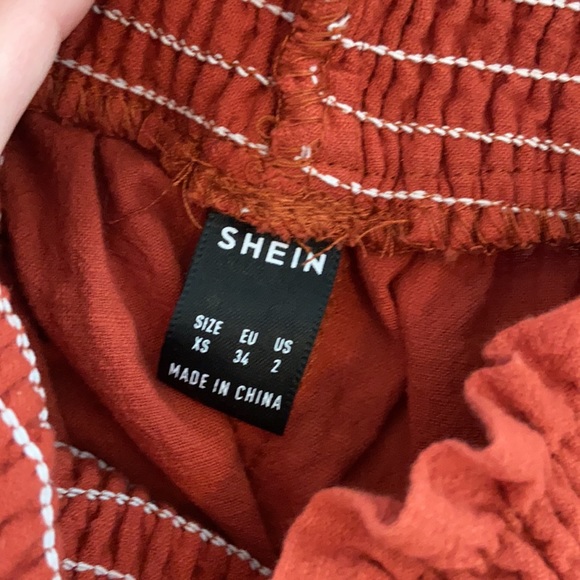 Linen Set - Picture 3 of 3